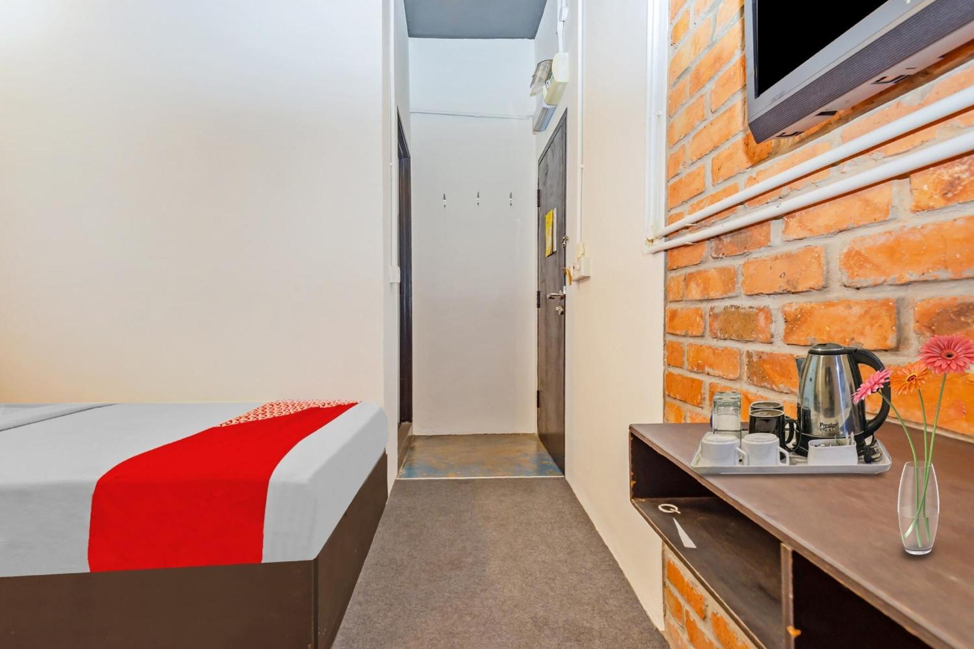 Super Oyo 44032 Zzz Hotel Malacca Luaran gambar
