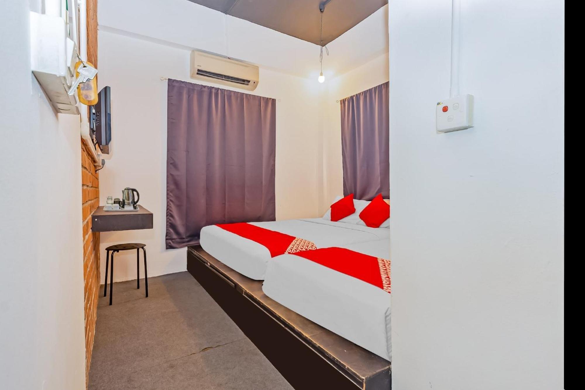 Super Oyo 44032 Zzz Hotel Malacca Luaran gambar
