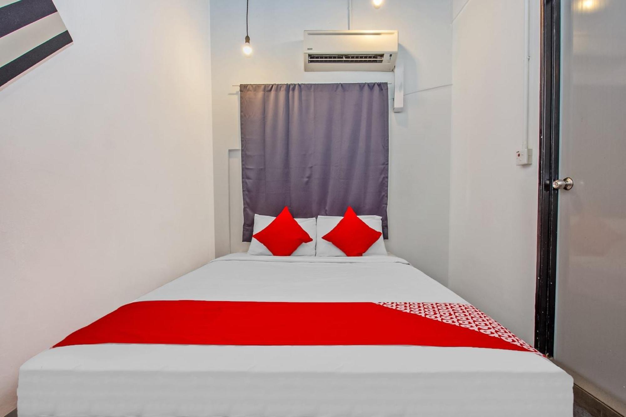 Super Oyo 44032 Zzz Hotel Malacca Luaran gambar