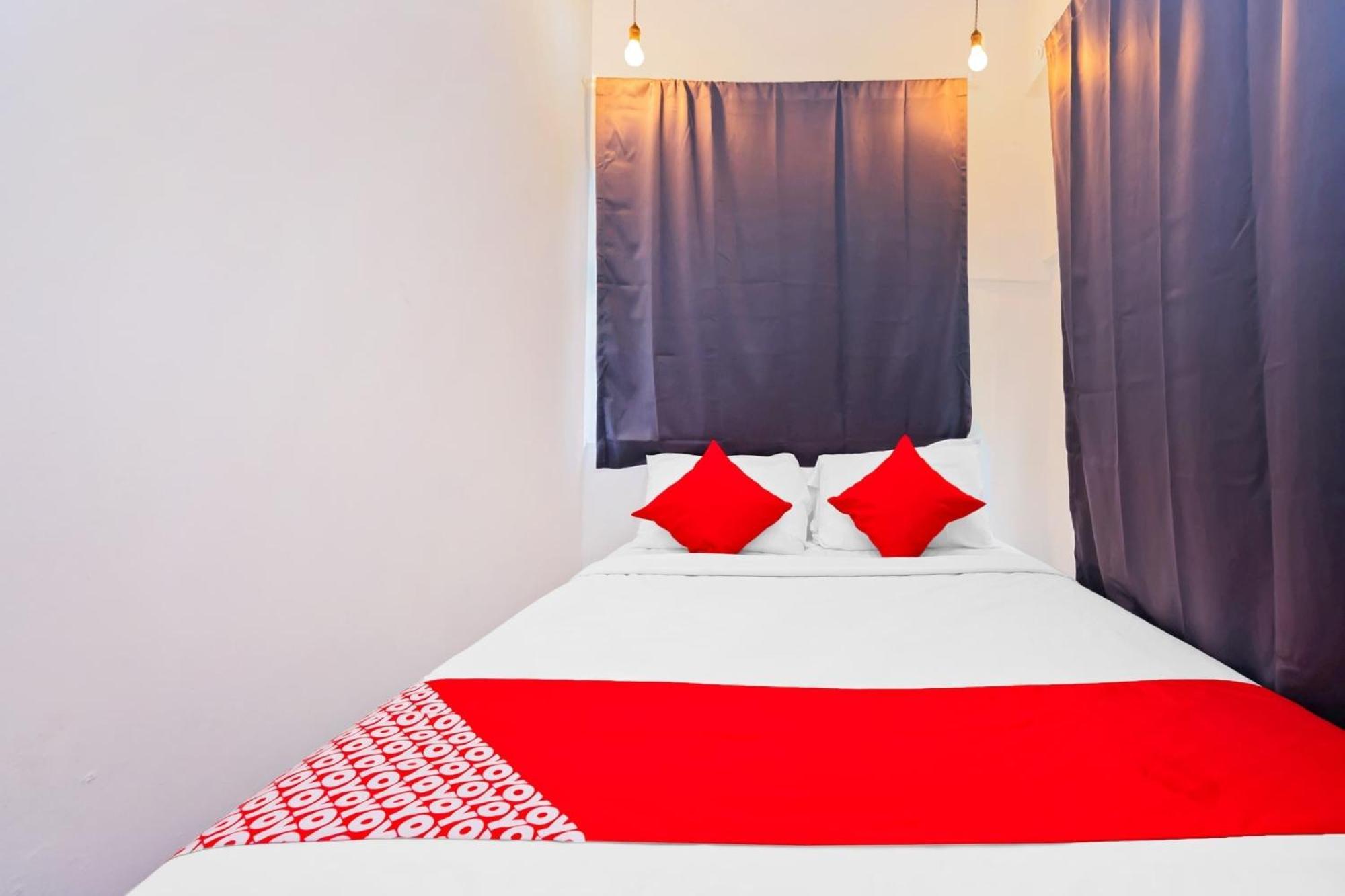 Super Oyo 44032 Zzz Hotel Malacca Luaran gambar
