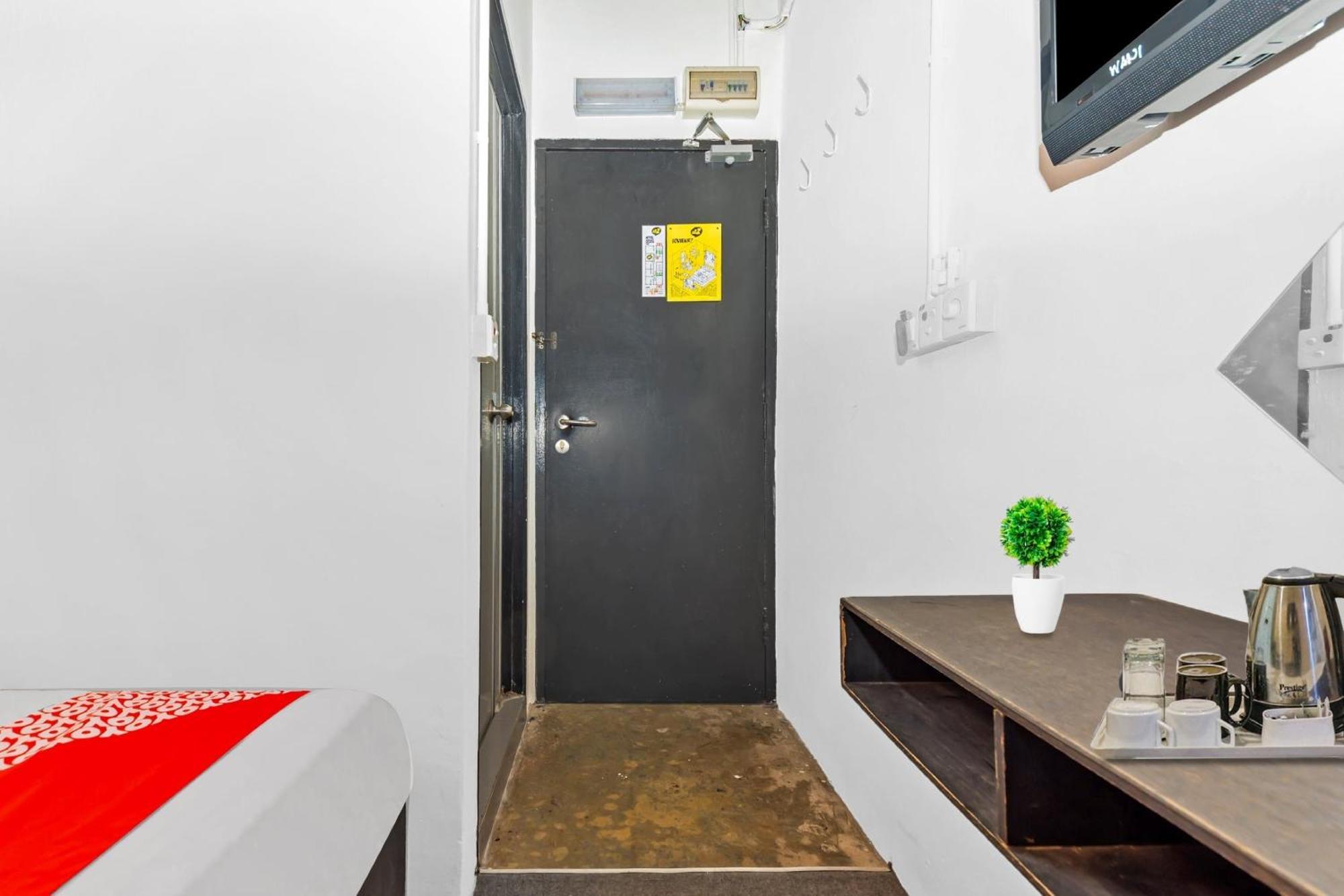 Super Oyo 44032 Zzz Hotel Malacca Luaran gambar