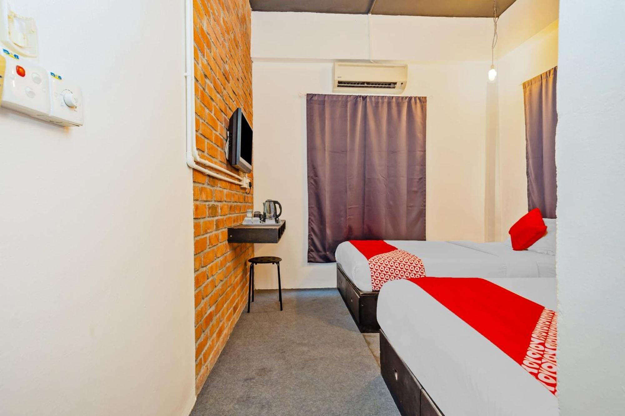 Super Oyo 44032 Zzz Hotel Malacca Luaran gambar