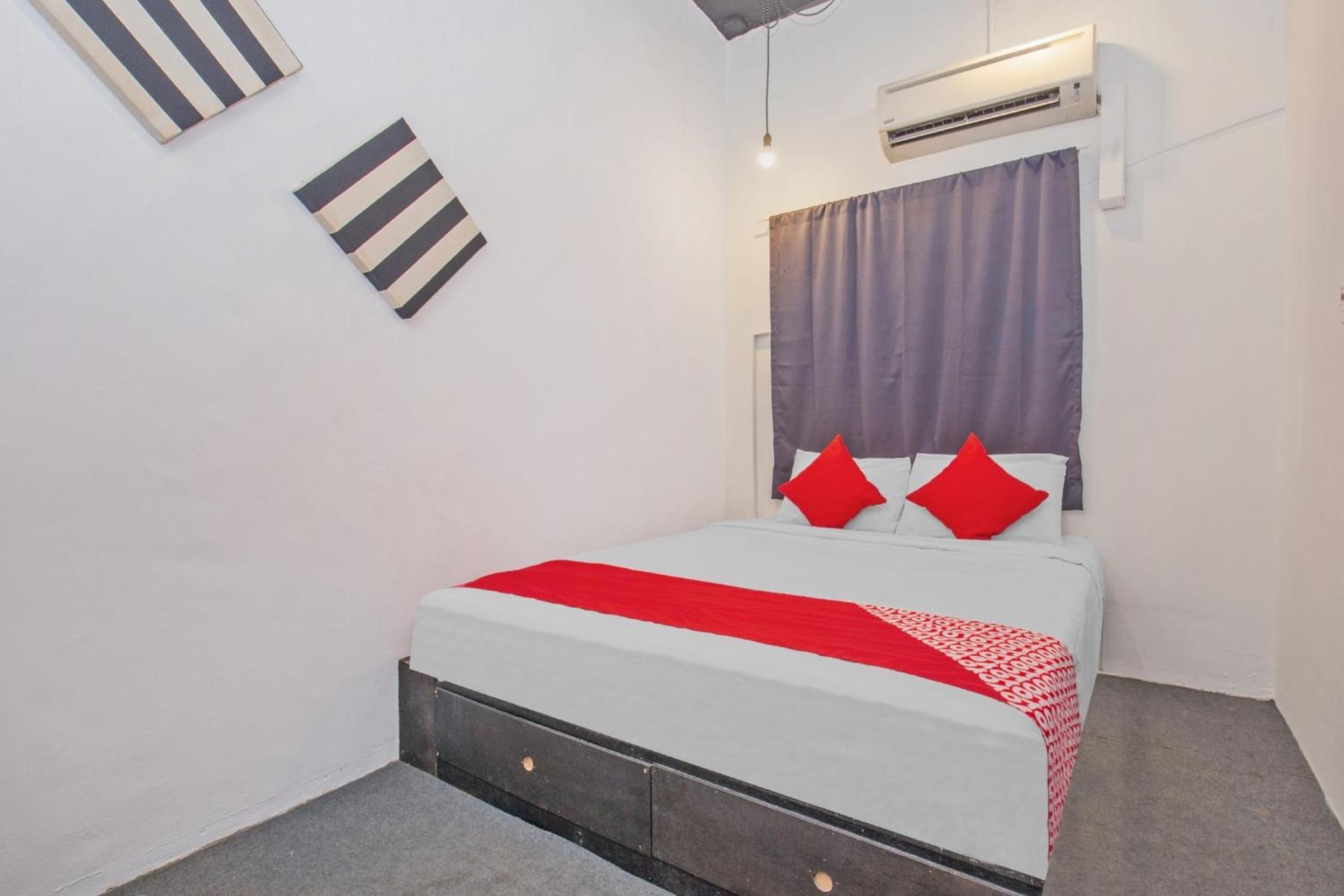 Super Oyo 44032 Zzz Hotel Malacca Luaran gambar
