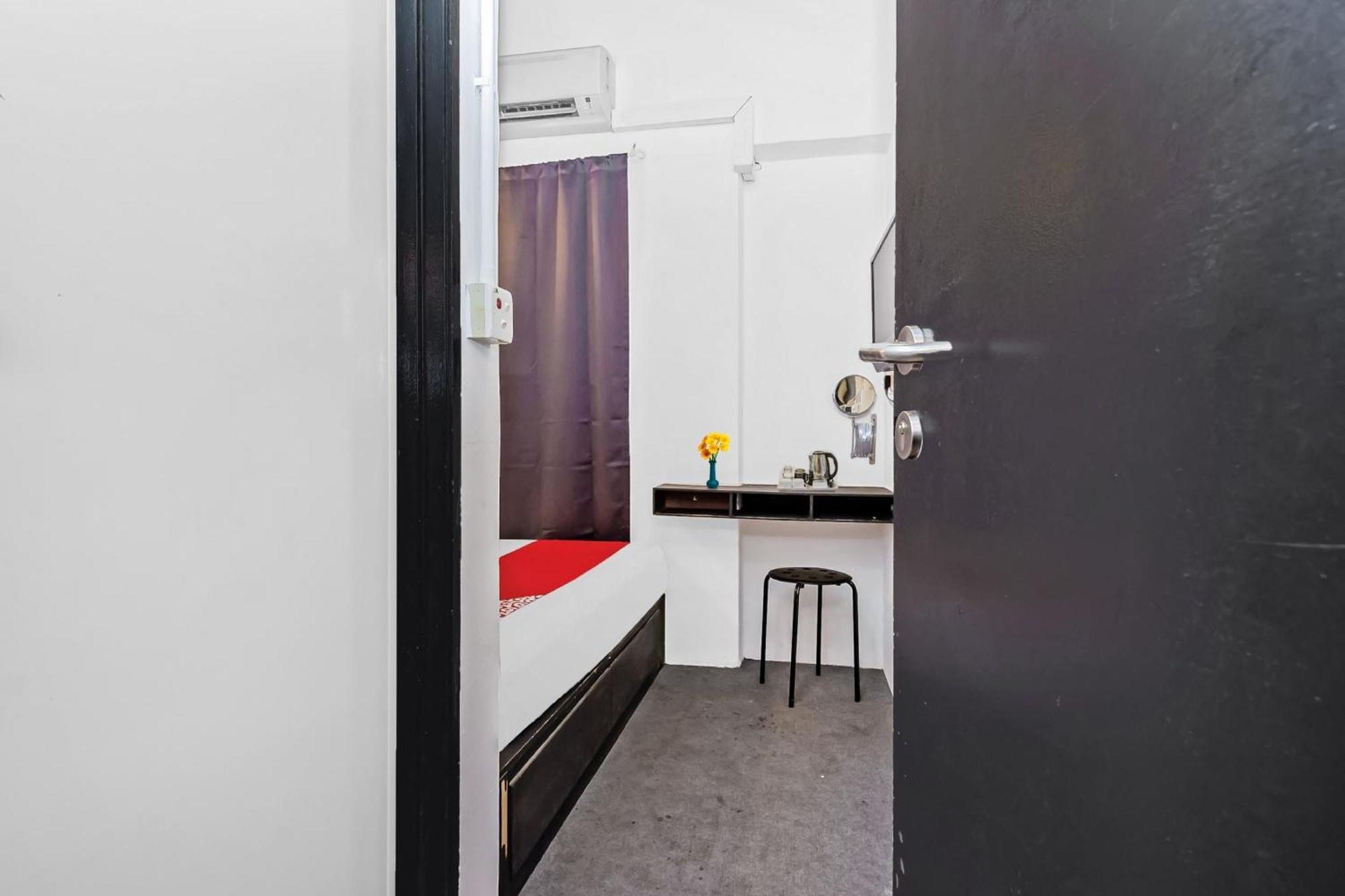 Super Oyo 44032 Zzz Hotel Malacca Luaran gambar